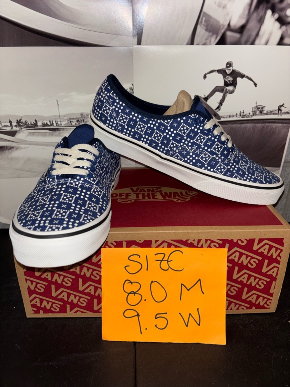 Vans Authentic sz 8.0 Men’s 9.5 Women’s